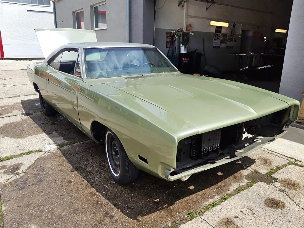 renovacia_dodge_charger_383_6