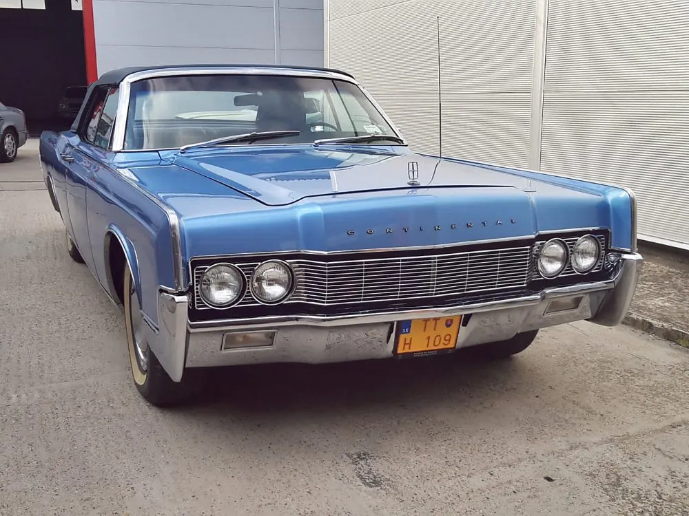 renovacia_lincoln_continental_1967_2